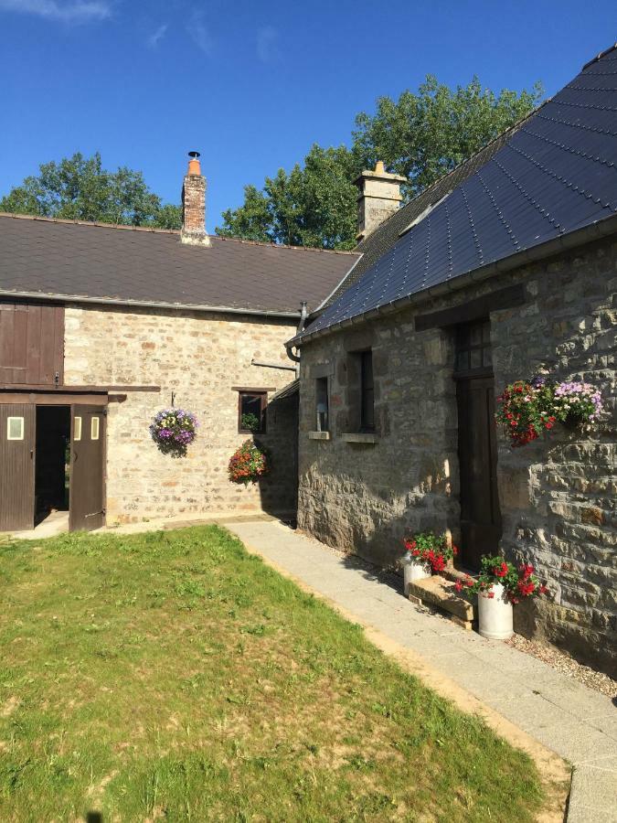 No 3 Route De Lingramiere Bed & Breakfast La Ferte-Mace Екстериор снимка