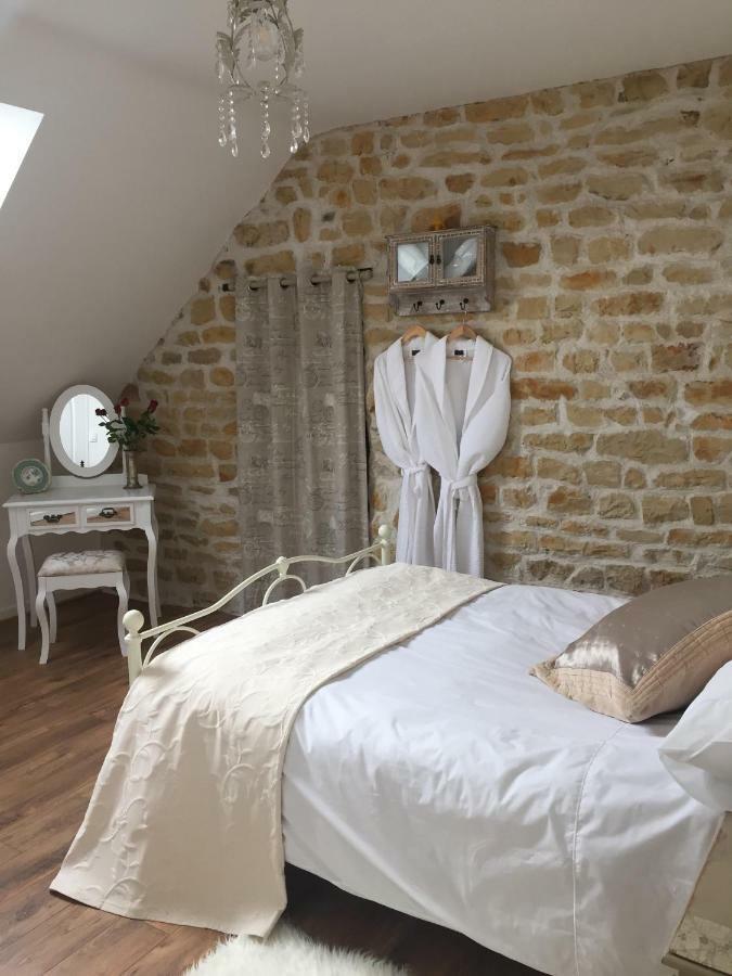 No 3 Route De Lingramiere Bed & Breakfast La Ferte-Mace Екстериор снимка