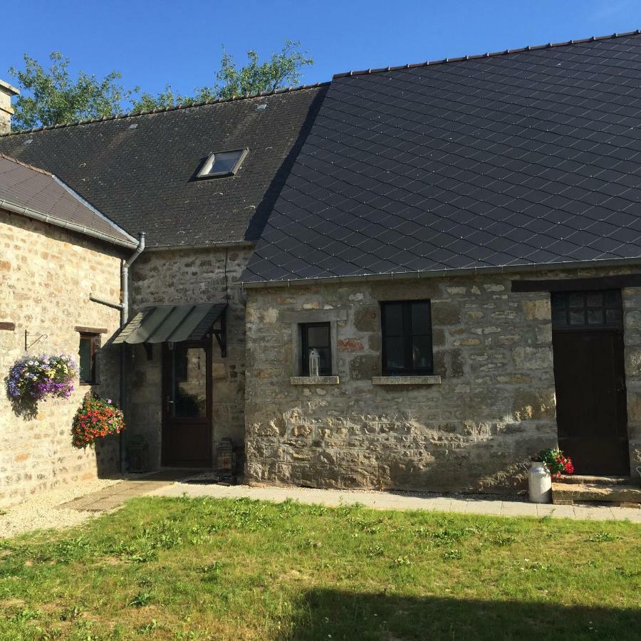 No 3 Route De Lingramiere Bed & Breakfast La Ferte-Mace Екстериор снимка