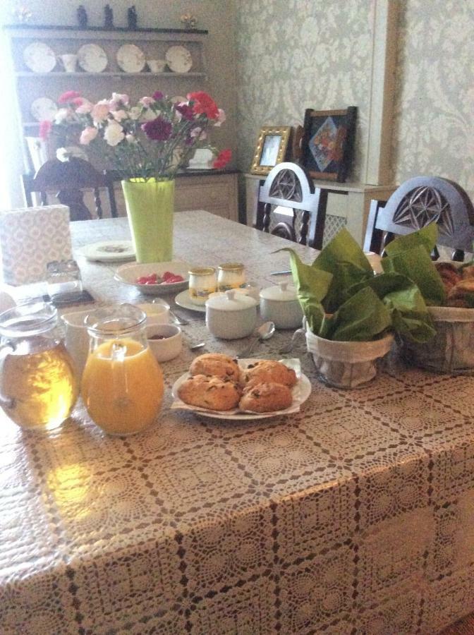 No 3 Route De Lingramiere Bed & Breakfast La Ferte-Mace Екстериор снимка